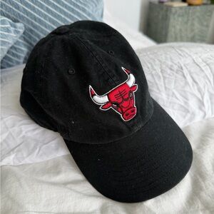 Chicago bulls - Black Cap with Red Bull Logo